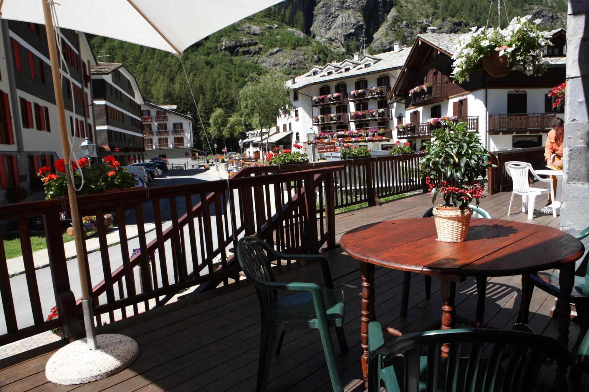 Hotel Residence Valverde Грессоне-Ла-Триніте Екстер'єр фото